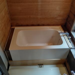 湯沢町　浴槽交換